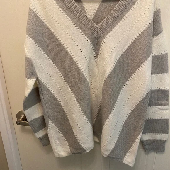 Sweater - Picture 1 of 1